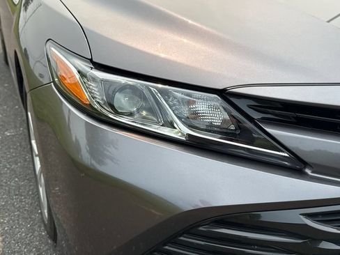 Used 2019 Toyota Camry LE w/ Carpet Mat Package FWD image 12