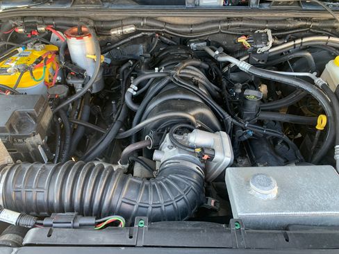 Used 2010 Jeep Wrangler Unlimited Rubicon w/ Dual Top Group image 51