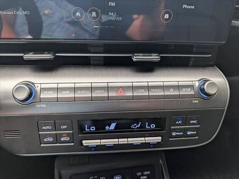 Certified 2024 Hyundai Kona Limited FWD image 33