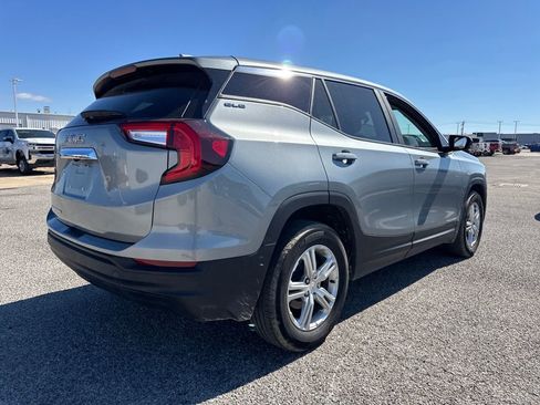 Used 2024 GMC Terrain SLE image 7