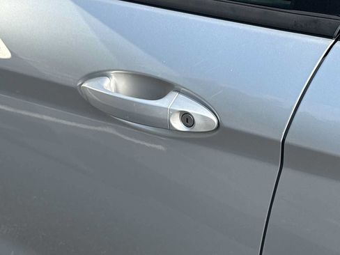 Used 2013 Ford Fiesta SE FWD image 28