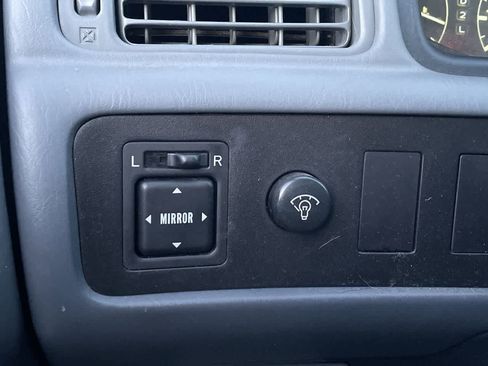 Used 2001 Toyota Camry LE image 23