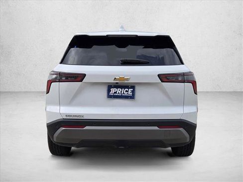Used 2025 Chevrolet Equinox LT FWD image 7
