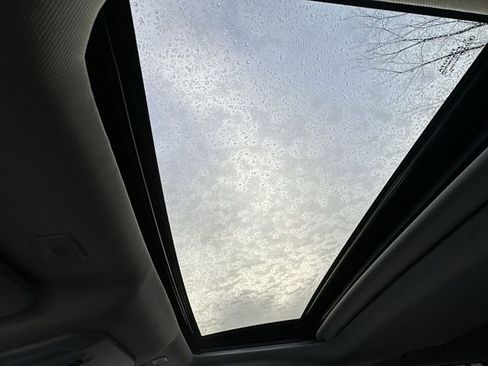 Used 2024 Toyota Highlander XLE image 18