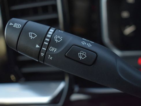 New 2026 GMC Sierra 1500 SLT w/ SLT Convenience Package image 23