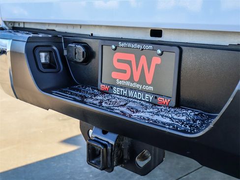 Used 2019 Toyota Tundra SR5 w/ SR5 Upgrade Package image 11