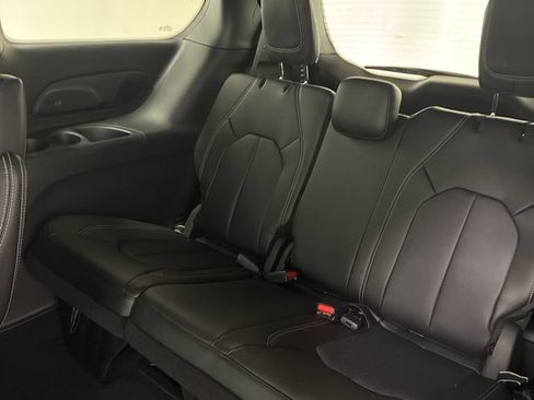 New 2026 Chrysler Pacifica Select FWD image 27