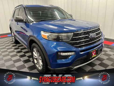 Used 2020 Ford Explorer XLT w/ Equipment Group 202A AWD/4WD image 1