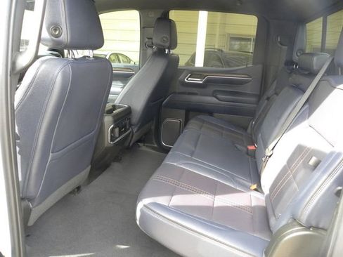 Used 2022 Chevrolet Silverado 1500 High Country w/ Technology Package image 20