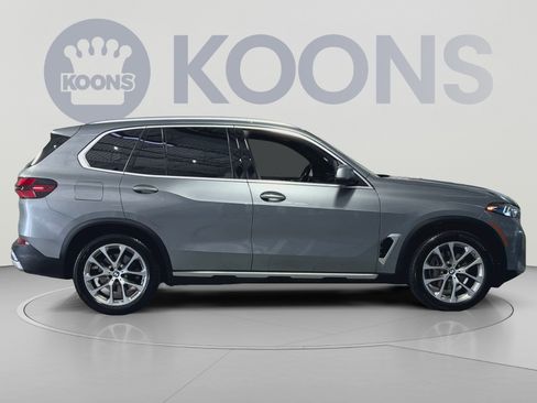 Used 2024 BMW X5 xDrive40i w/ Premium Package AWD/4WD image 12