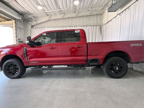 Used 2025 Ford F250 Lariat w/ Black Appearance Package image 26