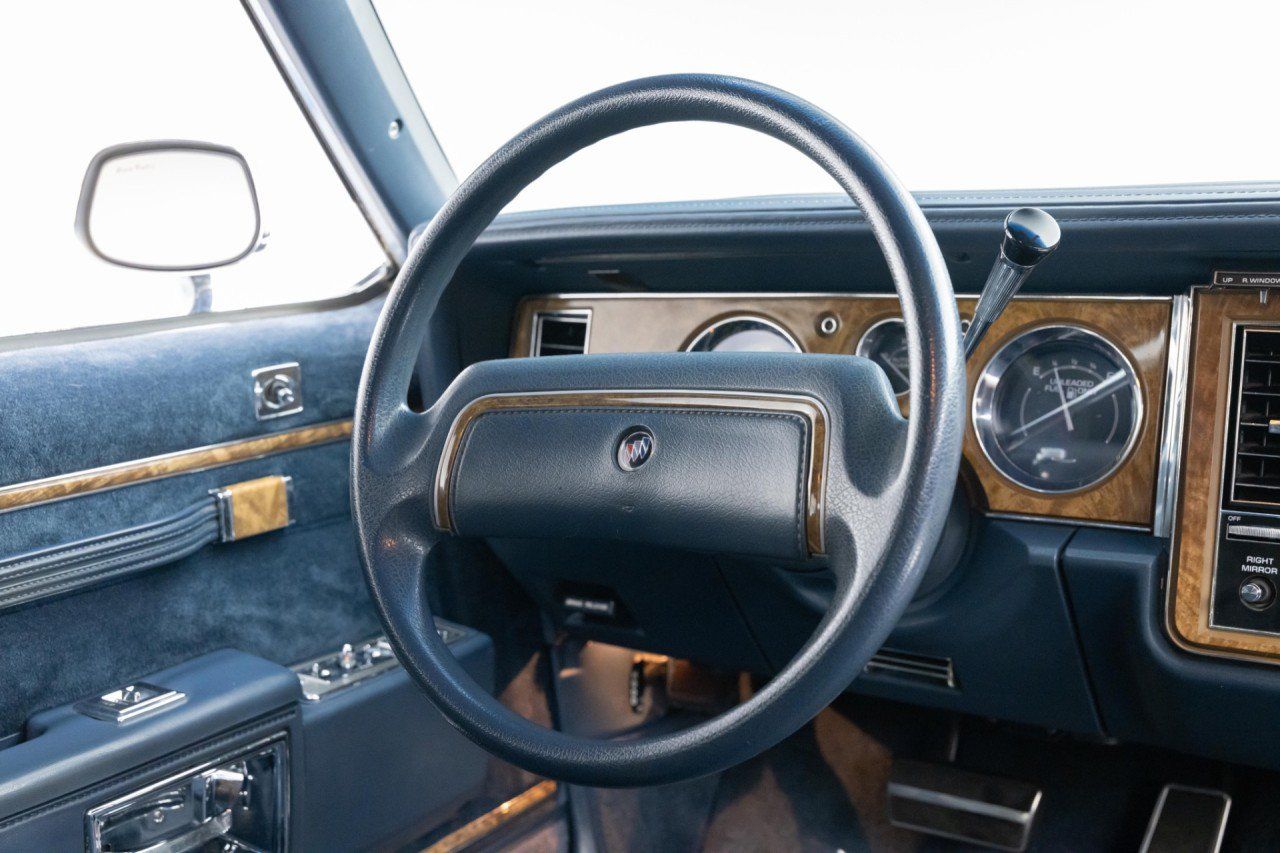 Used 1990 Buick Le Sabre Estate RWD image 10
