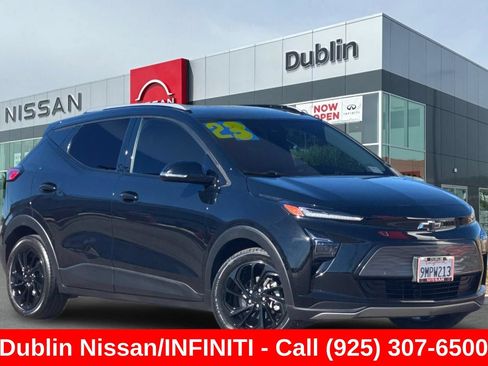 Used 2023 Chevrolet Bolt EUV LT FWD image 2