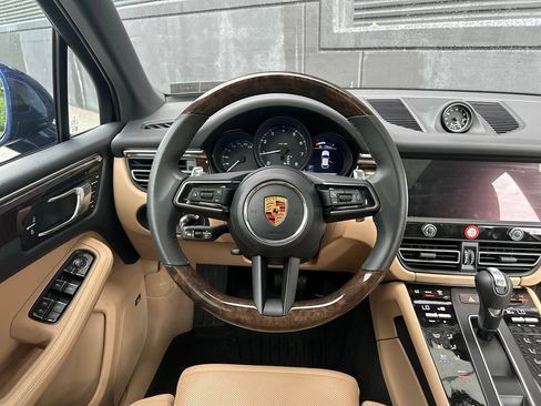 Certified 2026 Porsche Macan AWD/4WD image 11