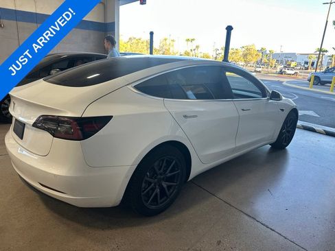Used 2019 Tesla Model 3 Standard Range Plus RWD image 3