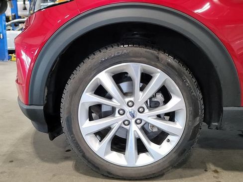 Used 2022 Ford Explorer Platinum w/ Equipment Group 601A AWD/4WD image 16