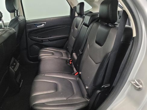 Used 2019 Ford Edge Titanium w/ Equipment Group 301A AWD/4WD image 18
