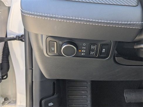 Used 2025 Ford Mustang Mach-E Select image 12