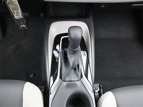 Used 2026 Toyota Corolla LE image 7