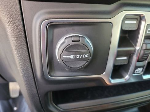 Used 2022 Jeep Gladiator Overland image 20