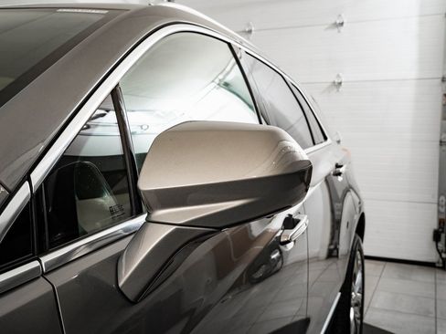 Used 2018 Cadillac XT5 Platinum w/ Driver Assist Package image 17