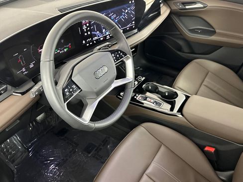 Used 2025 Audi Q6 e-tron Premium w/ Convenience Package image 9