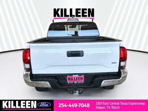 Used 2020 Toyota Tacoma SR5 RWD image 8