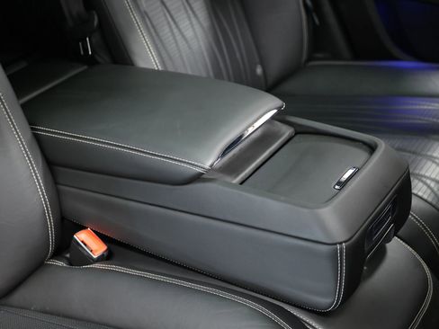 Used 2020 Bentley Flying Spur W12 image 97