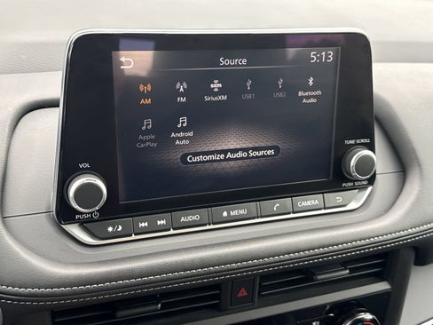 Used 2025 Nissan Rogue S FWD image 23