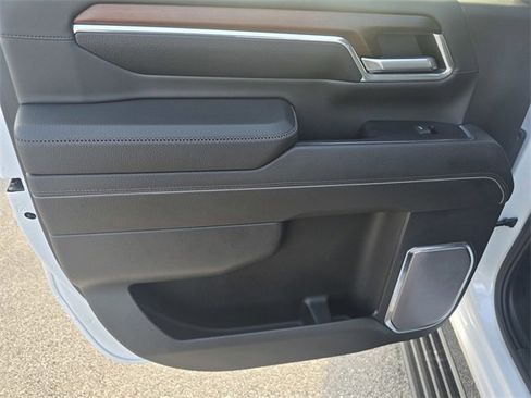 Used 2024 GMC Sierra 3500 Denali w/ Denali Reserve Package image 13