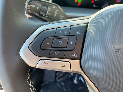 New 2025 Volkswagen Tiguan SE image 29