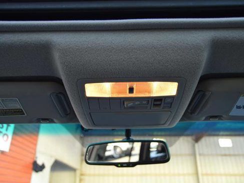 Used 2012 Toyota Highlander AWD image 29