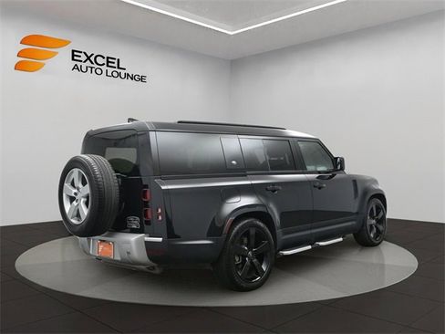 Used 2024 Land Rover Defender 130 S image 5