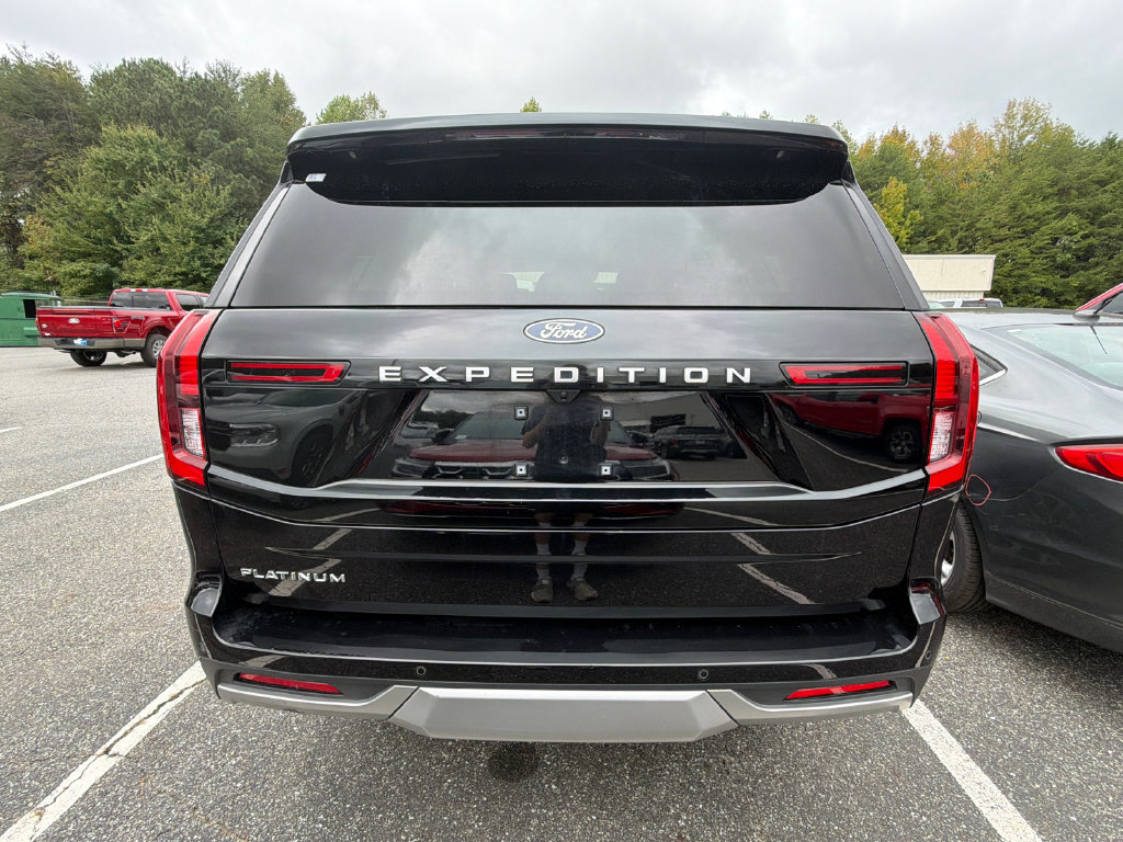 Used 2025 Ford Expedition Platinum AWD/4WD image 6