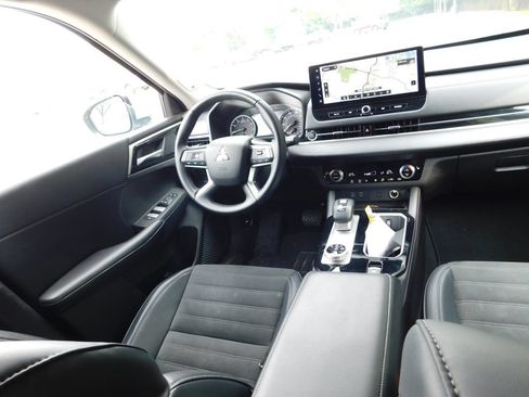 Used 2025 Mitsubishi Outlander SE AWD/4WD image 7