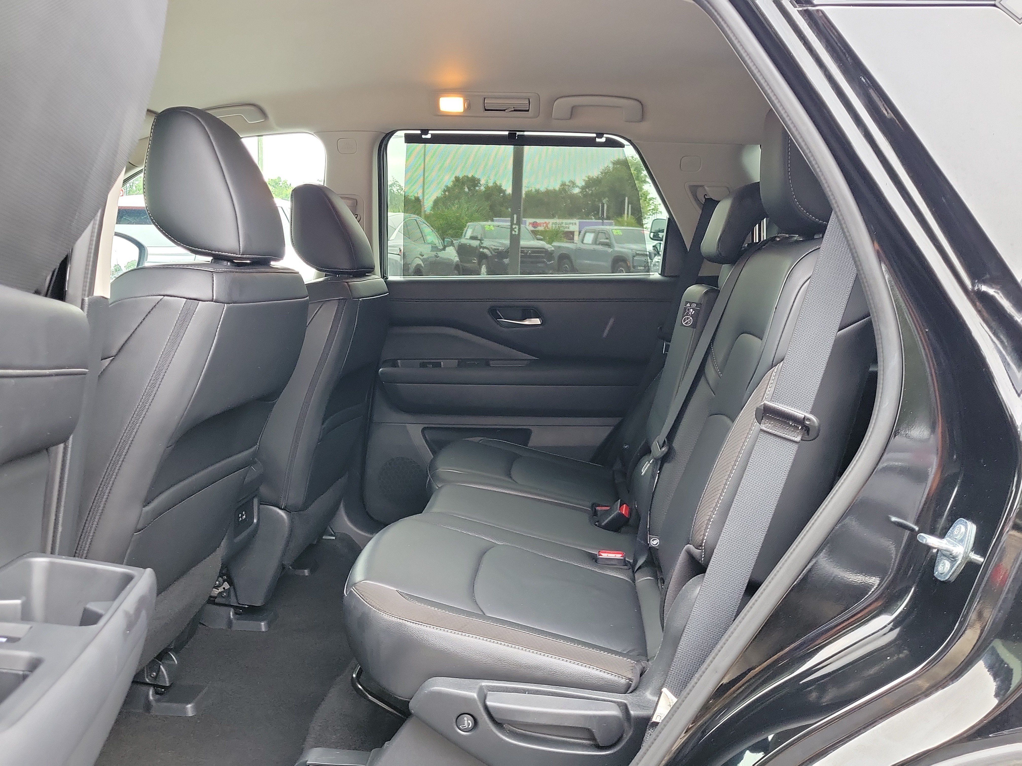 Certified 2025 Nissan Pathfinder SL FWD image 13