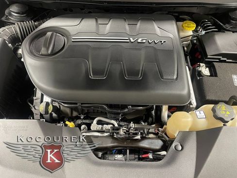 Used 2022 Jeep Cherokee Trailhawk image 23