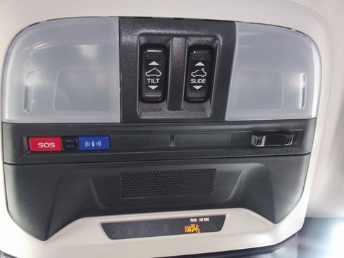 Used 2025 Subaru Crosstrek 2.5i Limited w/ Crosstrek Mirror Package image 22