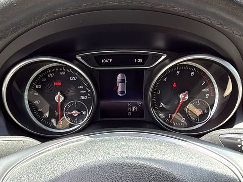 Used 2017 Mercedes-Benz CLA 250 4MATIC image 33