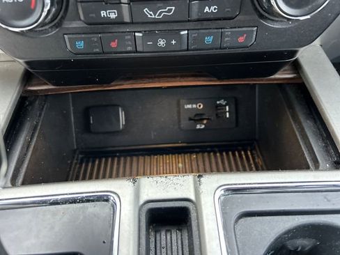 Used 2015 Ford F150 Lariat image 22