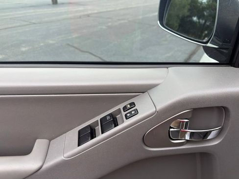 Used 2016 Nissan Frontier SL AWD/4WD image 17