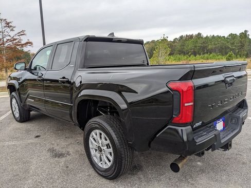 Used 2024 Toyota Tacoma SR5 image 16