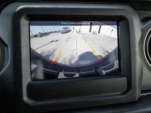 Used 2021 Jeep Wrangler Unlimited Willys image 32