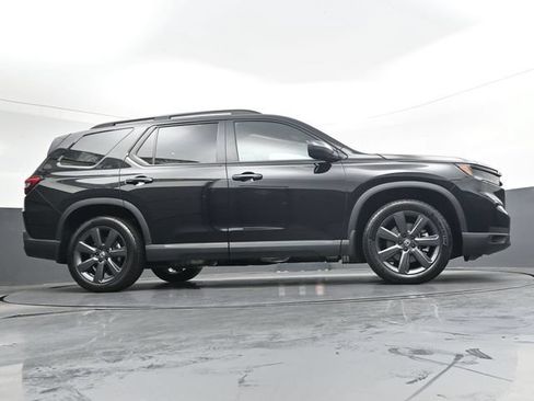 Used 2025 Honda Pilot Sport image 30