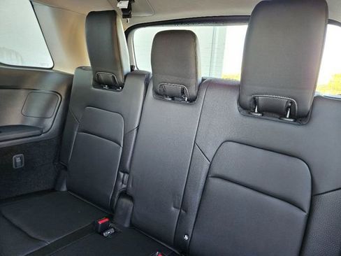 Certified 2025 Nissan Pathfinder SL image 29