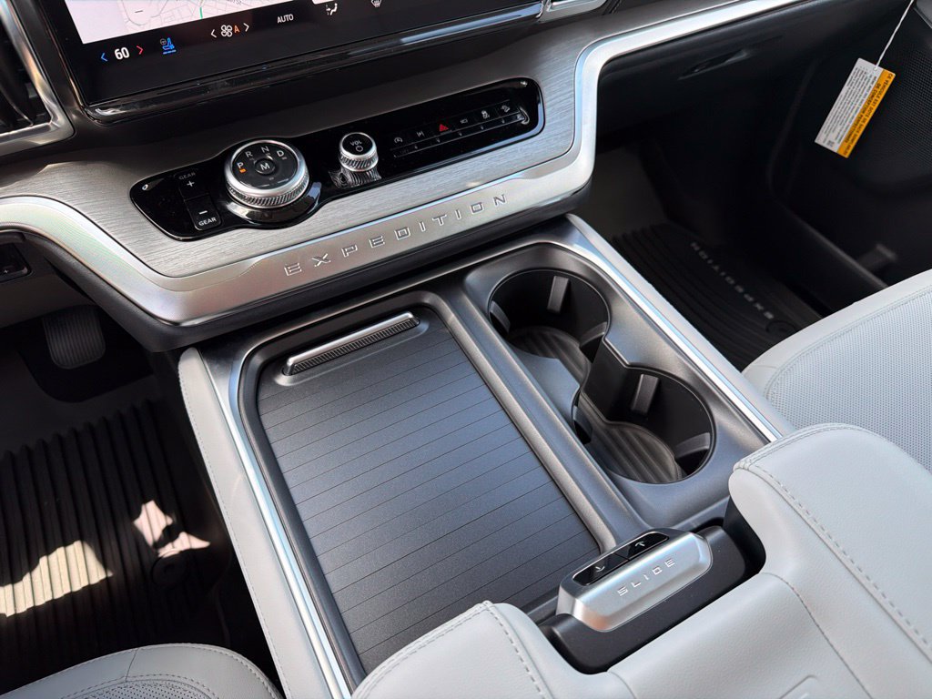 New 2027 Ford Expedition Platinum AWD/4WD image 8