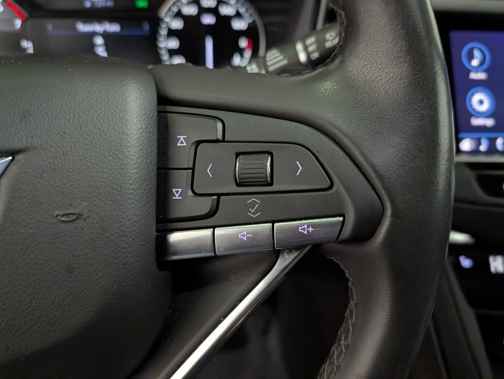 Used 2024 Cadillac XT6 Luxury w/ LPO, Floor Liner Package AWD/4WD image 20