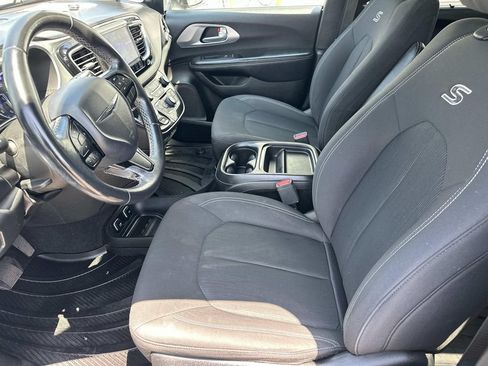 Used 2018 Chrysler Pacifica Touring Plus w/ S Appearance Package FWD image 17