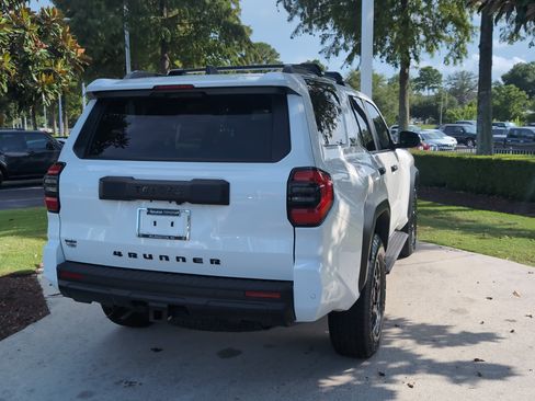 Certified 2026 Toyota 4Runner TRD Off-Road Premium AWD/4WD image 10