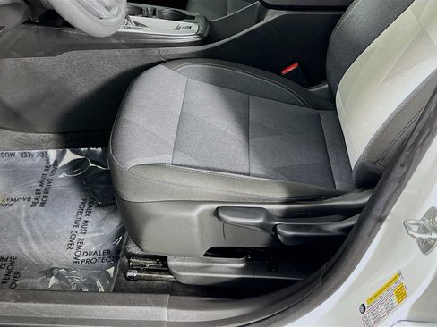 Used 2025 Chevrolet Trax LS FWD image 19